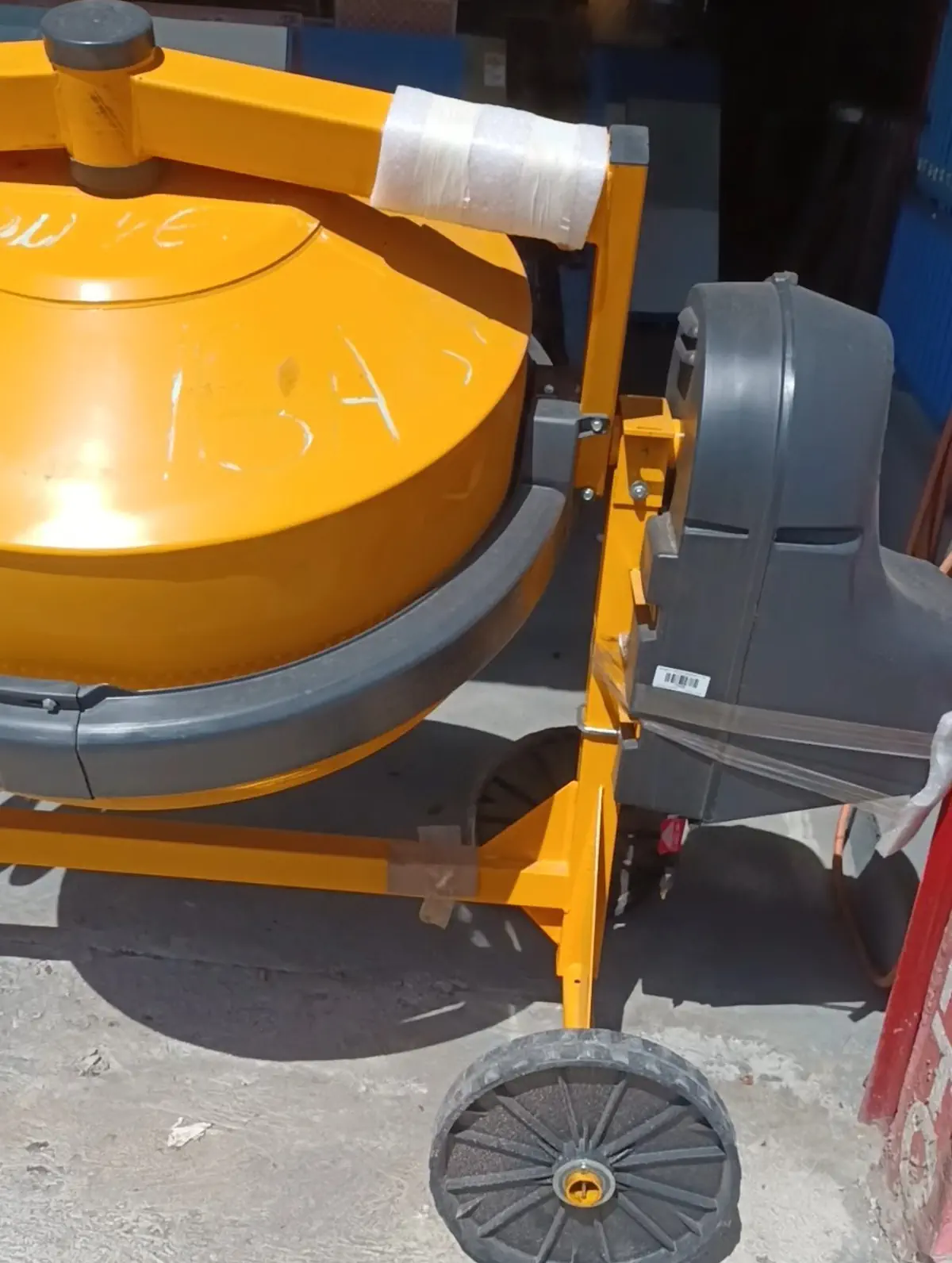 Locação de Betoneira 400 Litros em Embu das Artes: Sua Obra Mais Rápida e Econômica!