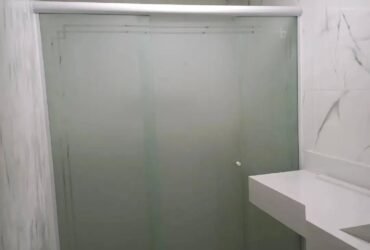 Box de Vidro Temperado para Banheiros: O Guia Definitivo para um Banho Seguro, Elegante e Sem Bagunça!