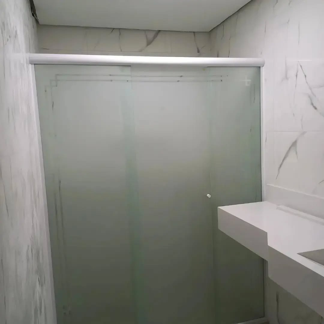 Box de Vidro Temperado para Banheiros: O Guia Definitivo para um Banho Seguro, Elegante e Sem Bagunça!