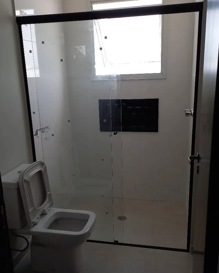 Box de Vidro Temperado para Banheiros: O Guia Definitivo para um Banho Seguro, Elegante e Sem Bagunça!