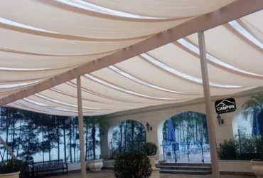 Aluguel de Cobertura Cristal Transparente Com Forração de Apoio: Elegância e Brilho para Momentos Inesquecíveis