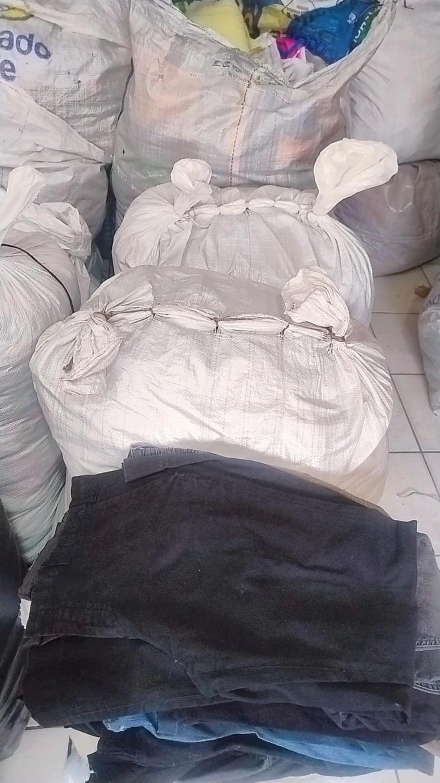 Am Fornecedora de Roupas Usadas para Brechós e Bazares