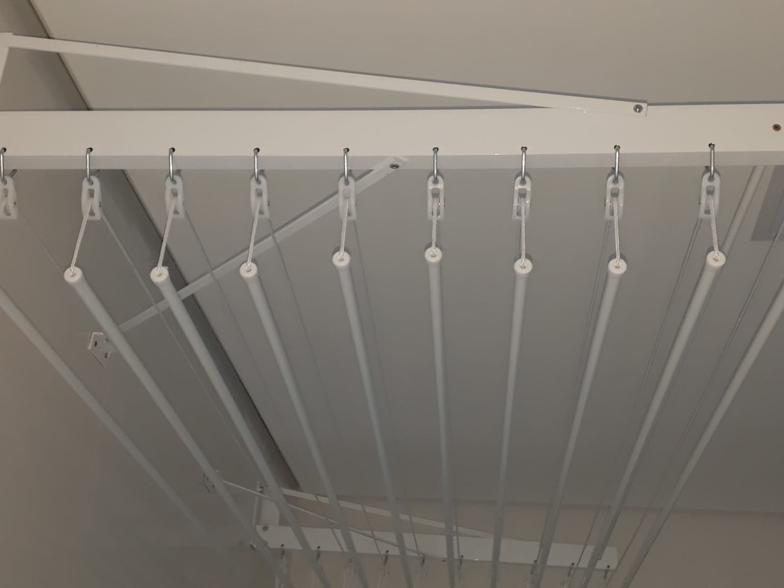 Instalação de Varal de Teto