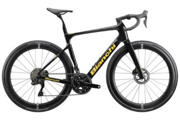 2026 Bianchi Infinito Pro 105 DI2 Road Bike (GLOBALBIKESHOP)