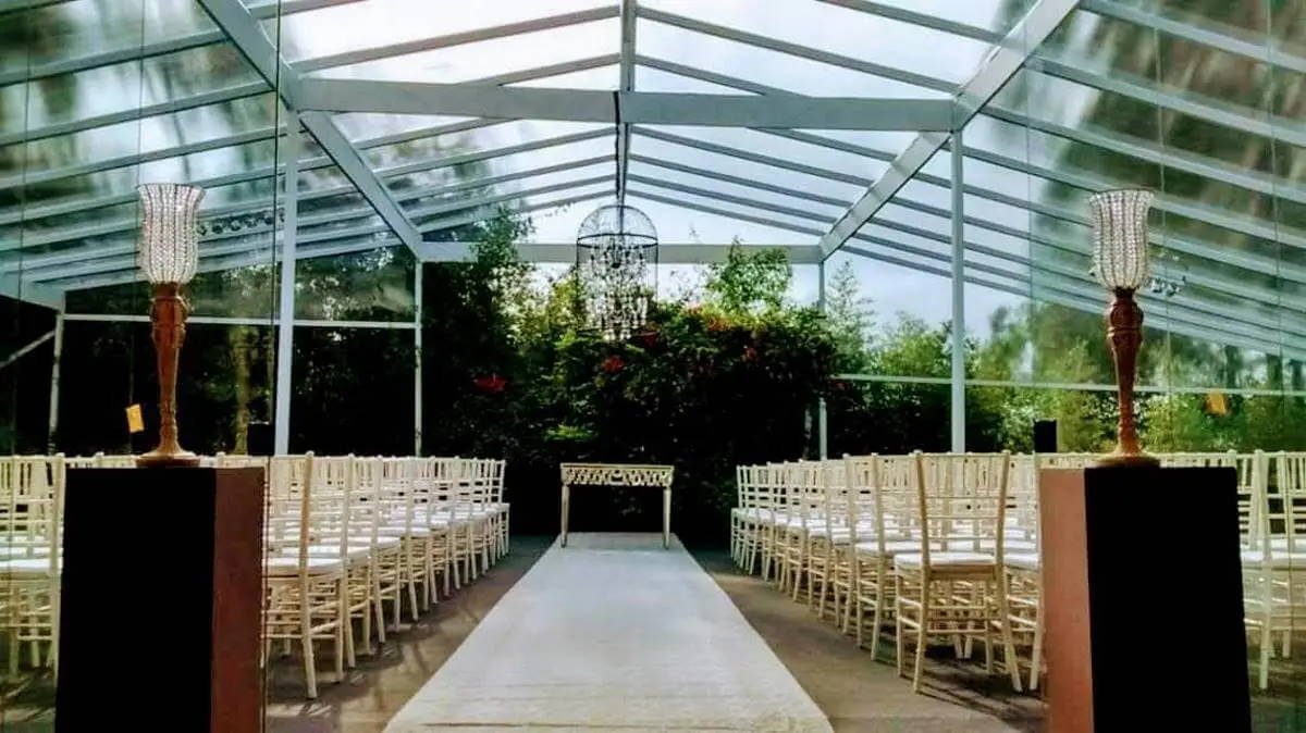 Seu Casamento dos Sonhos Sob um Céu de Cristal! ✨